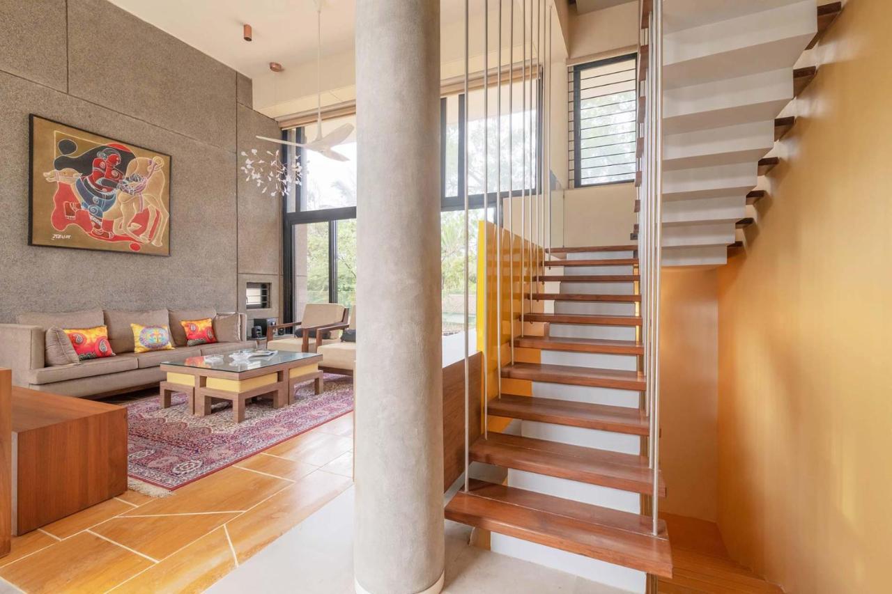 Villa Foresta By Stayvista With Modern Decor, Swimming Pool & Expansive Lawn For A Perfect Escape 로나발라 외부 사진