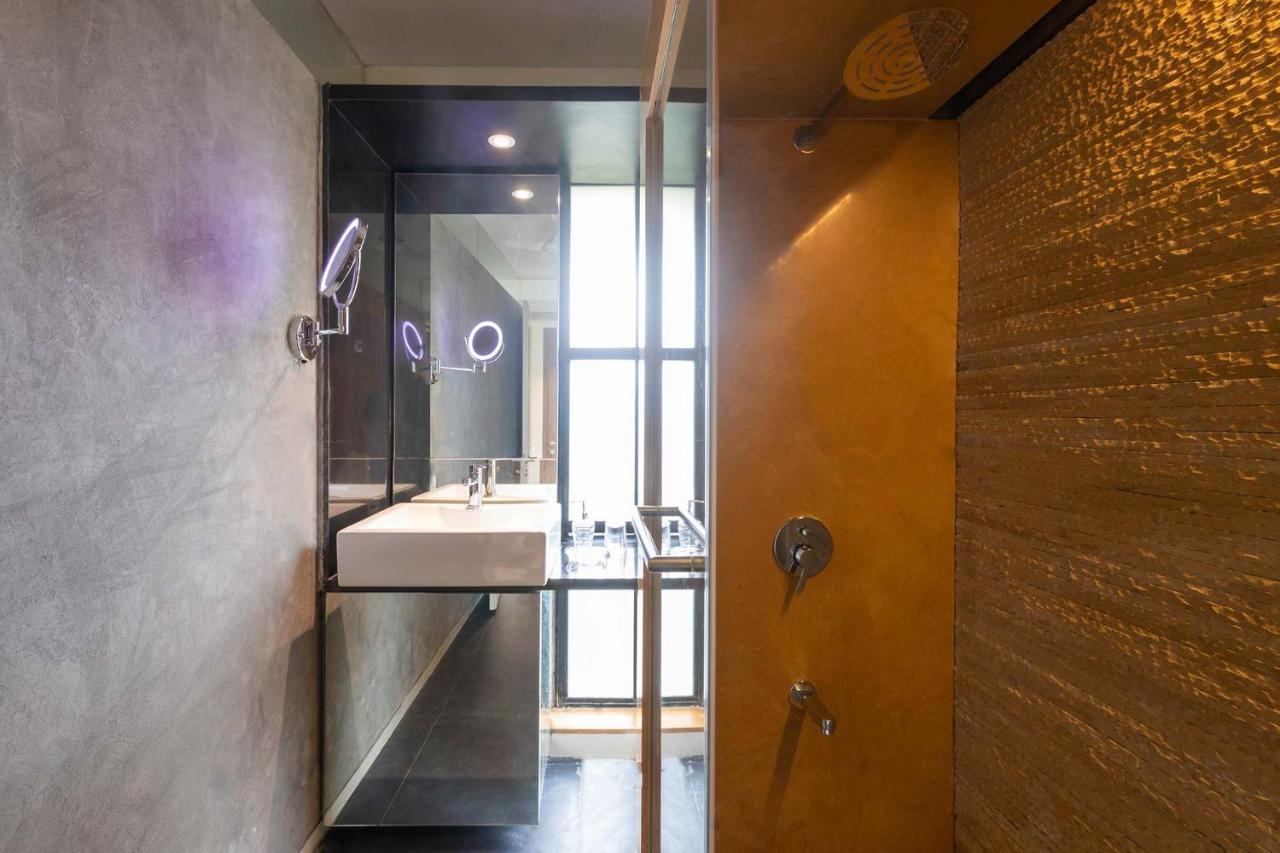 Villa Foresta By Stayvista With Modern Decor, Swimming Pool & Expansive Lawn For A Perfect Escape 로나발라 외부 사진