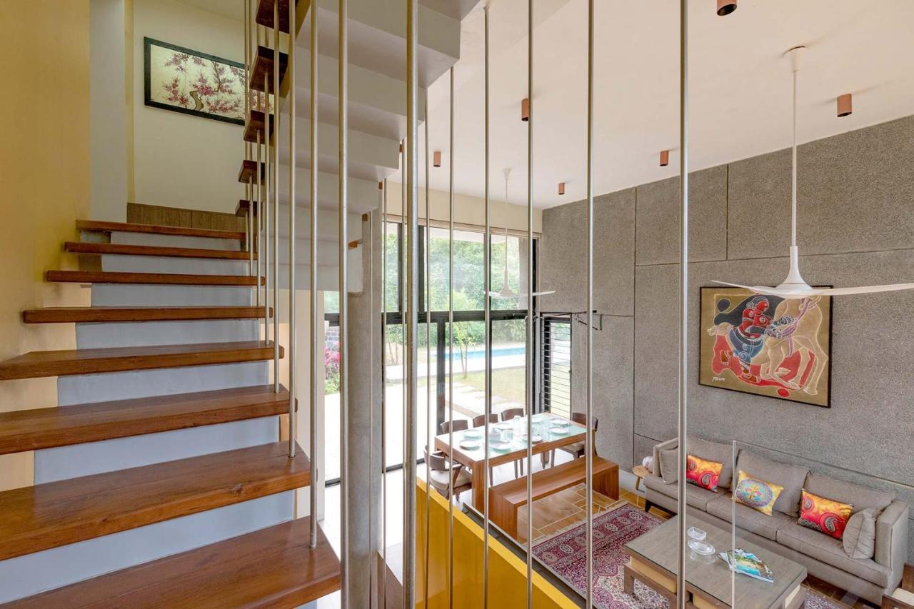 Villa Foresta By Stayvista With Modern Decor, Swimming Pool & Expansive Lawn For A Perfect Escape 로나발라 외부 사진