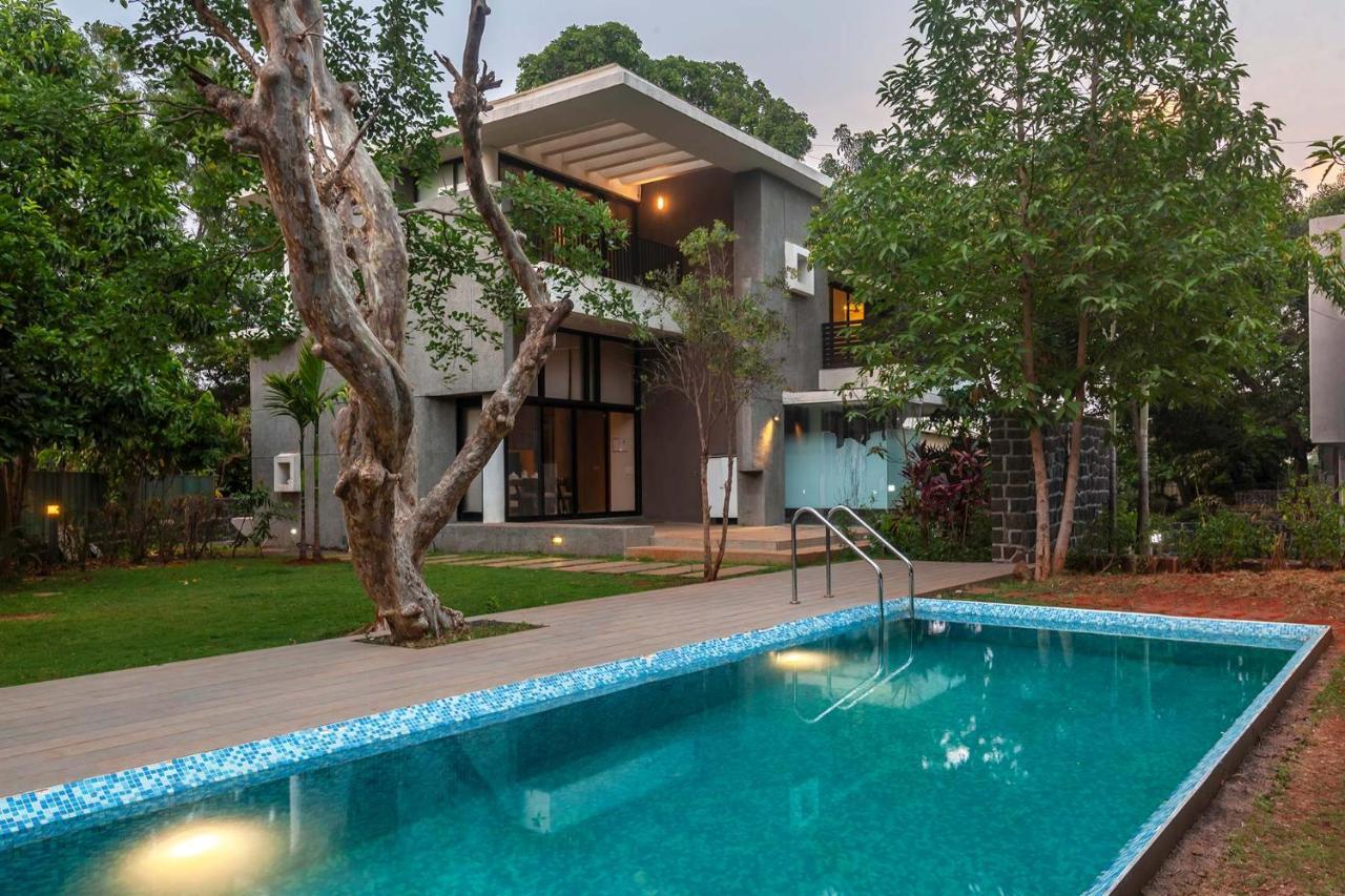 Villa Foresta By Stayvista With Modern Decor, Swimming Pool & Expansive Lawn For A Perfect Escape 로나발라 외부 사진