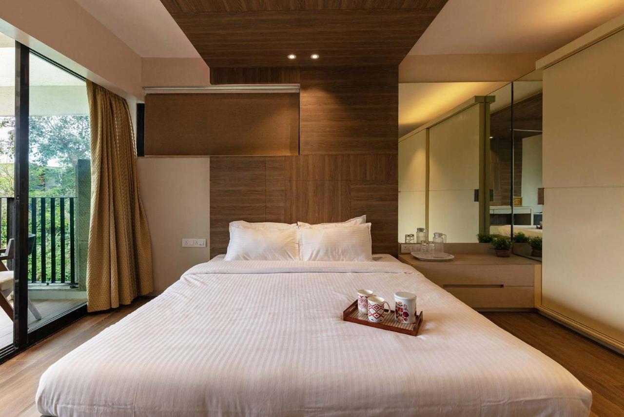 Villa Foresta By Stayvista With Modern Decor, Swimming Pool & Expansive Lawn For A Perfect Escape 로나발라 외부 사진