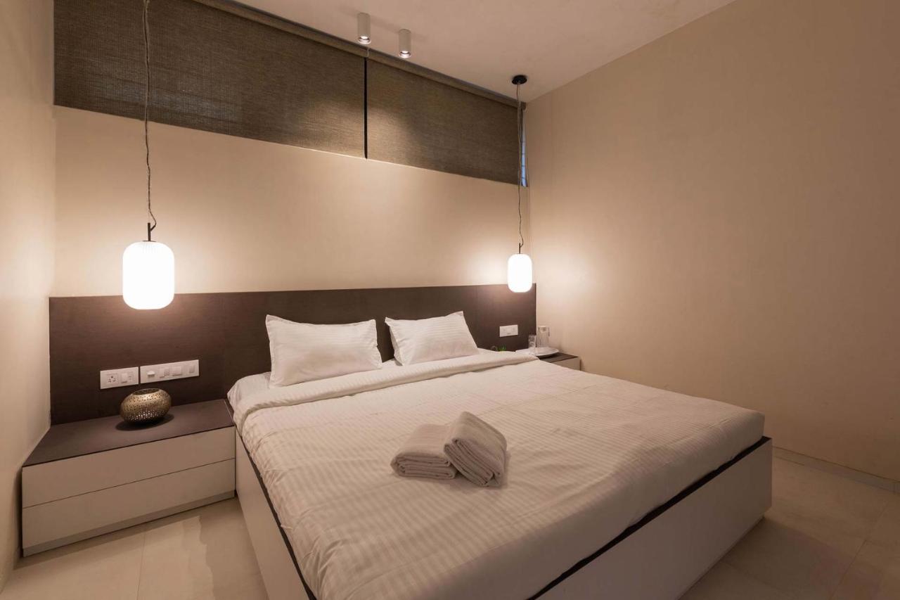 Villa Foresta By Stayvista With Modern Decor, Swimming Pool & Expansive Lawn For A Perfect Escape 로나발라 외부 사진